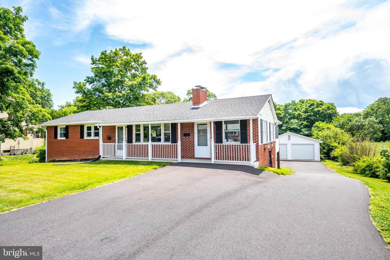 121 Summit Avenue - Photo 1
