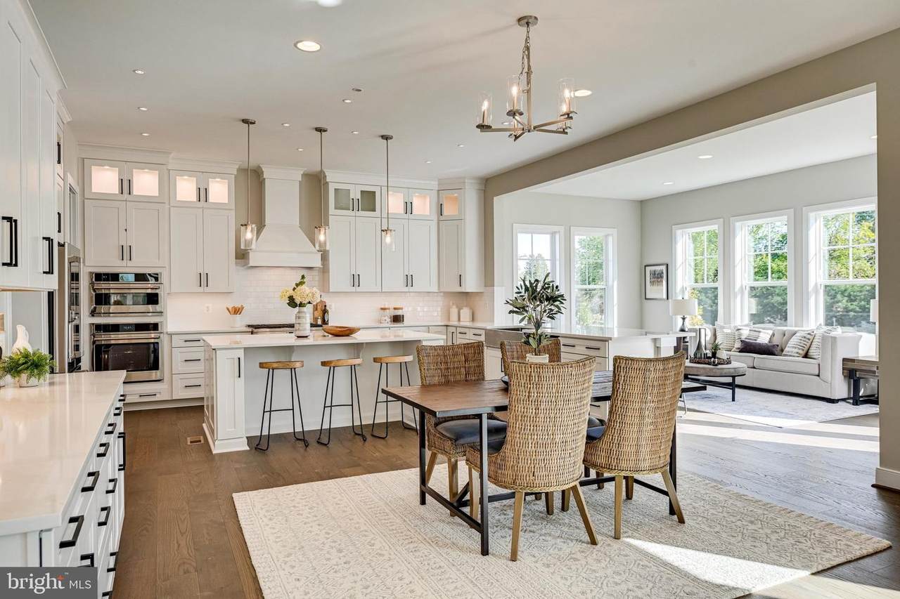 6514 Fort Hunt Road - Photo 1