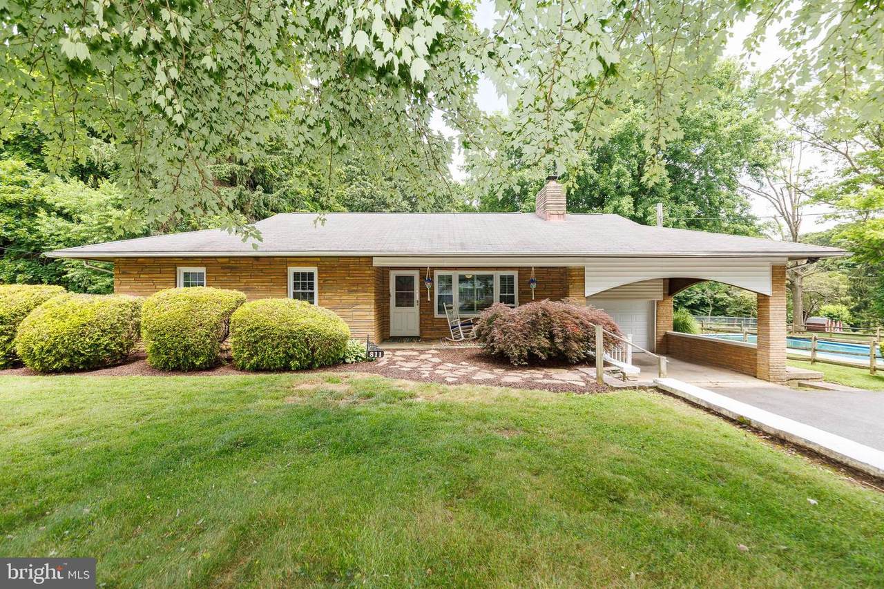 811 Maxa Road - Photo 1