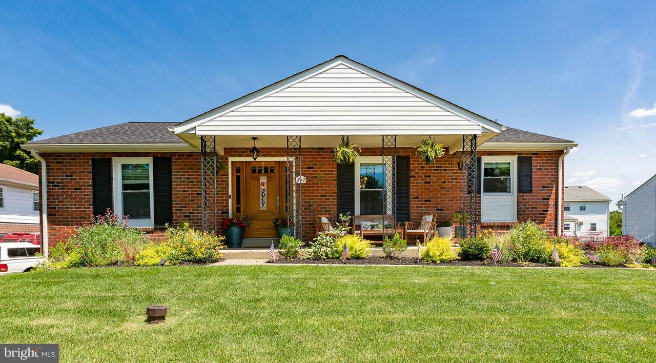 352 Hemlock Lane - Photo 1