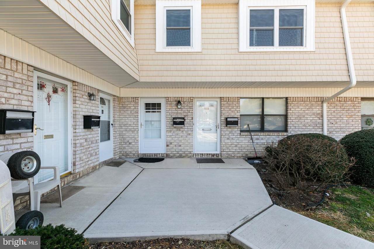 212 Silver Court - Photo 1
