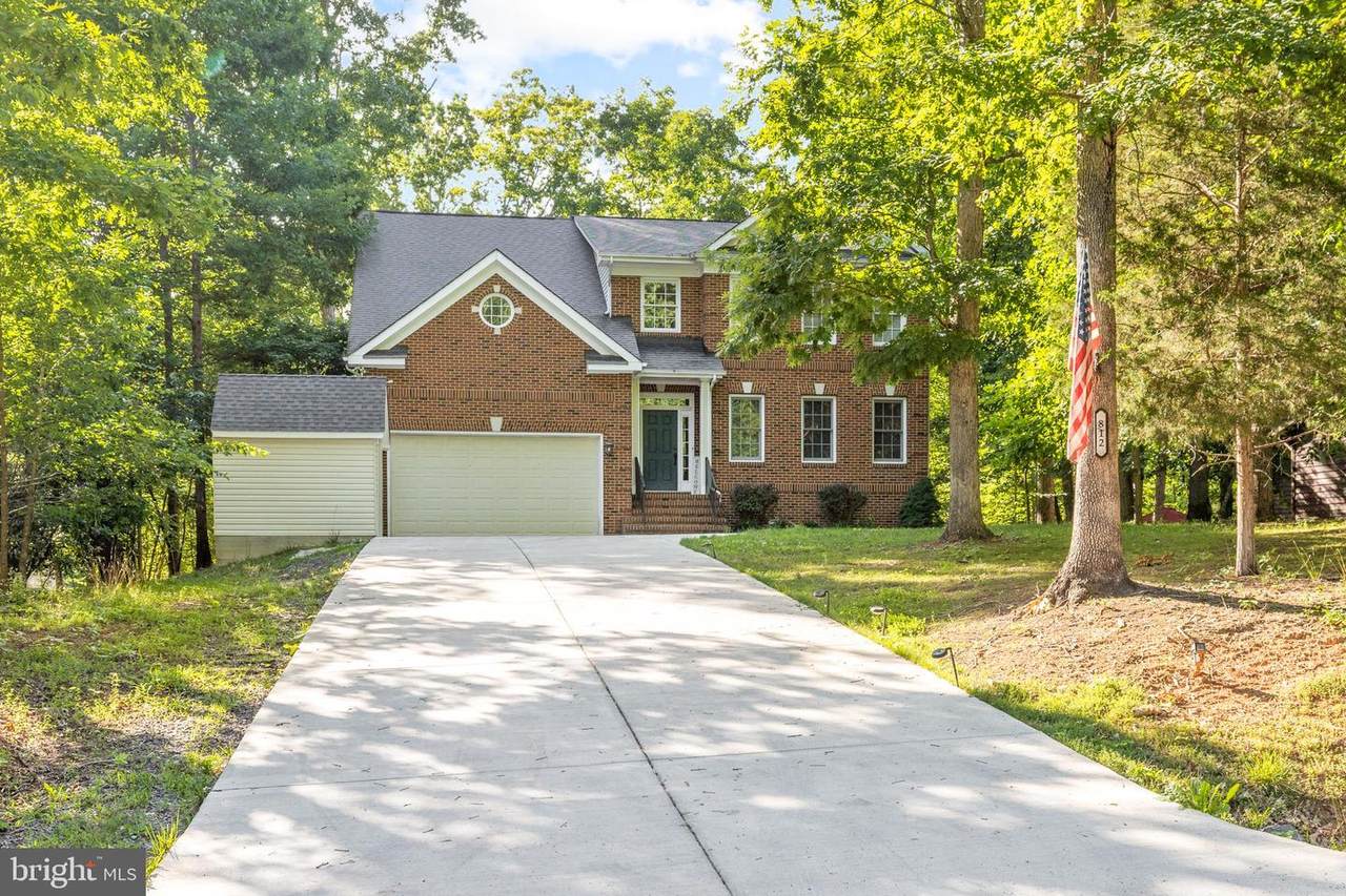 812 Eastover Parkway - Photo 1