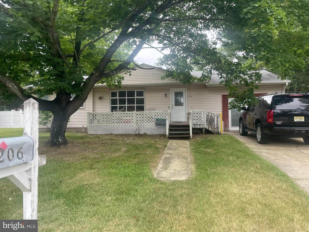 206 Seagull Drive - Photo 1
