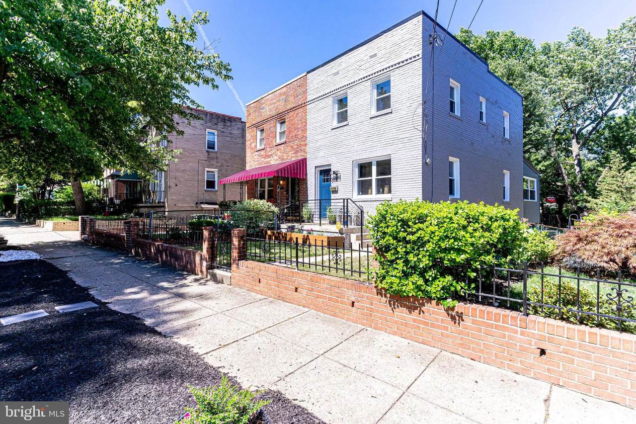 514 45TH Street - Photo 1