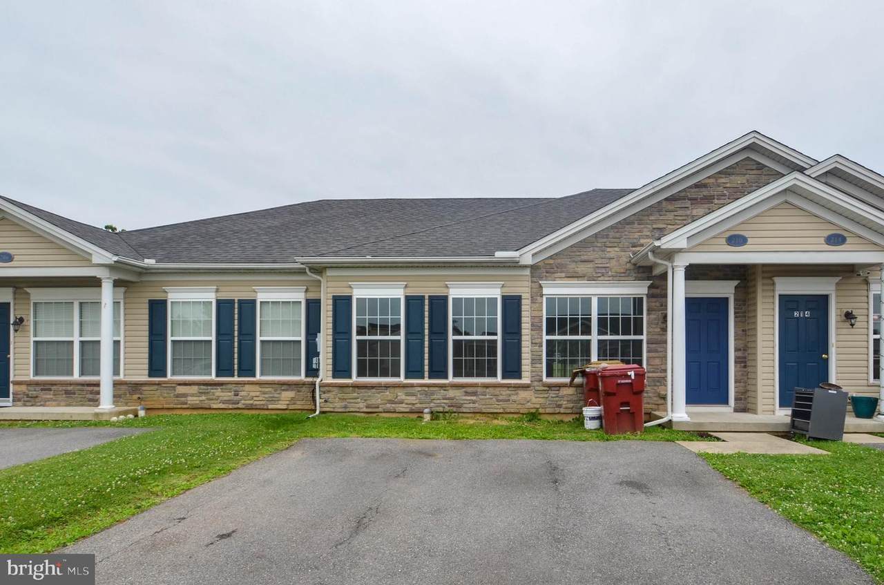 210 Huntington Lane - Photo 1