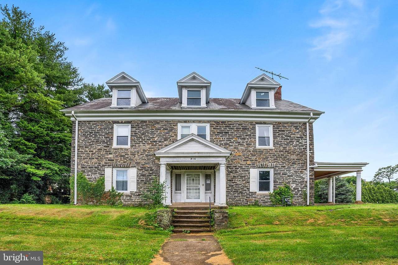 314 Washington Lane - Photo 1