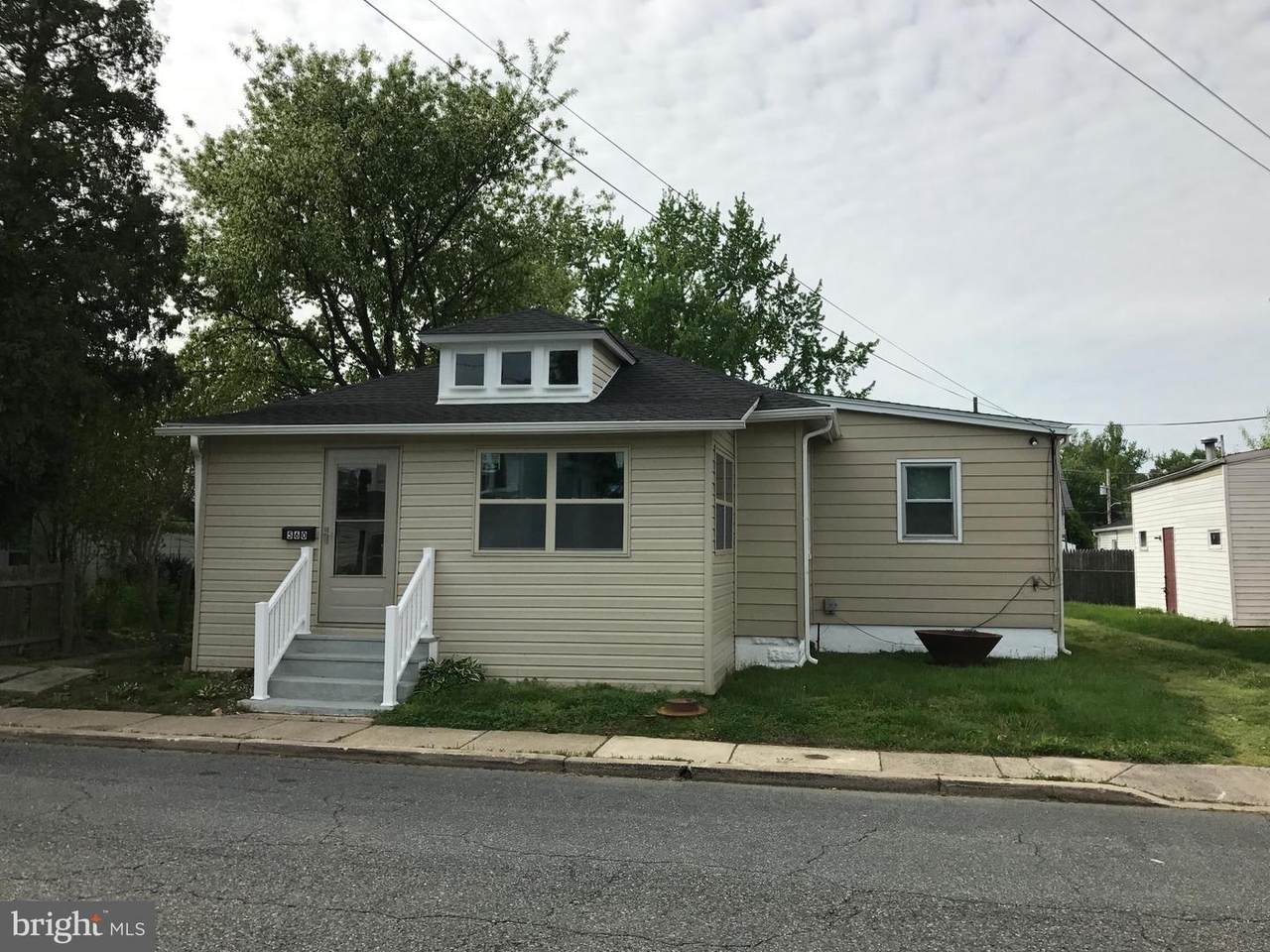 560 Lewis Street - Photo 1