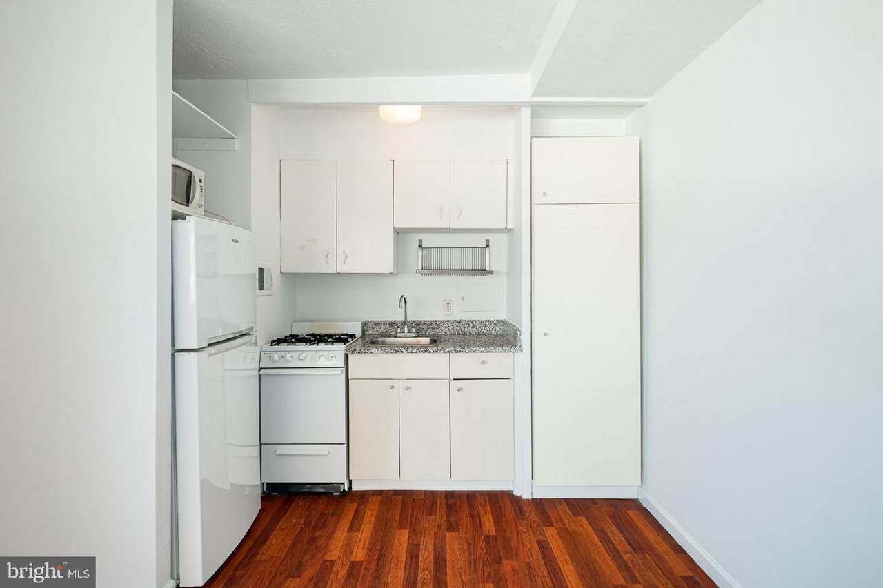 2101 Chestnut Street - Photo 1