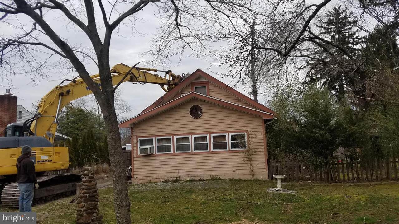 219 Lincoln Ave - Photo 1