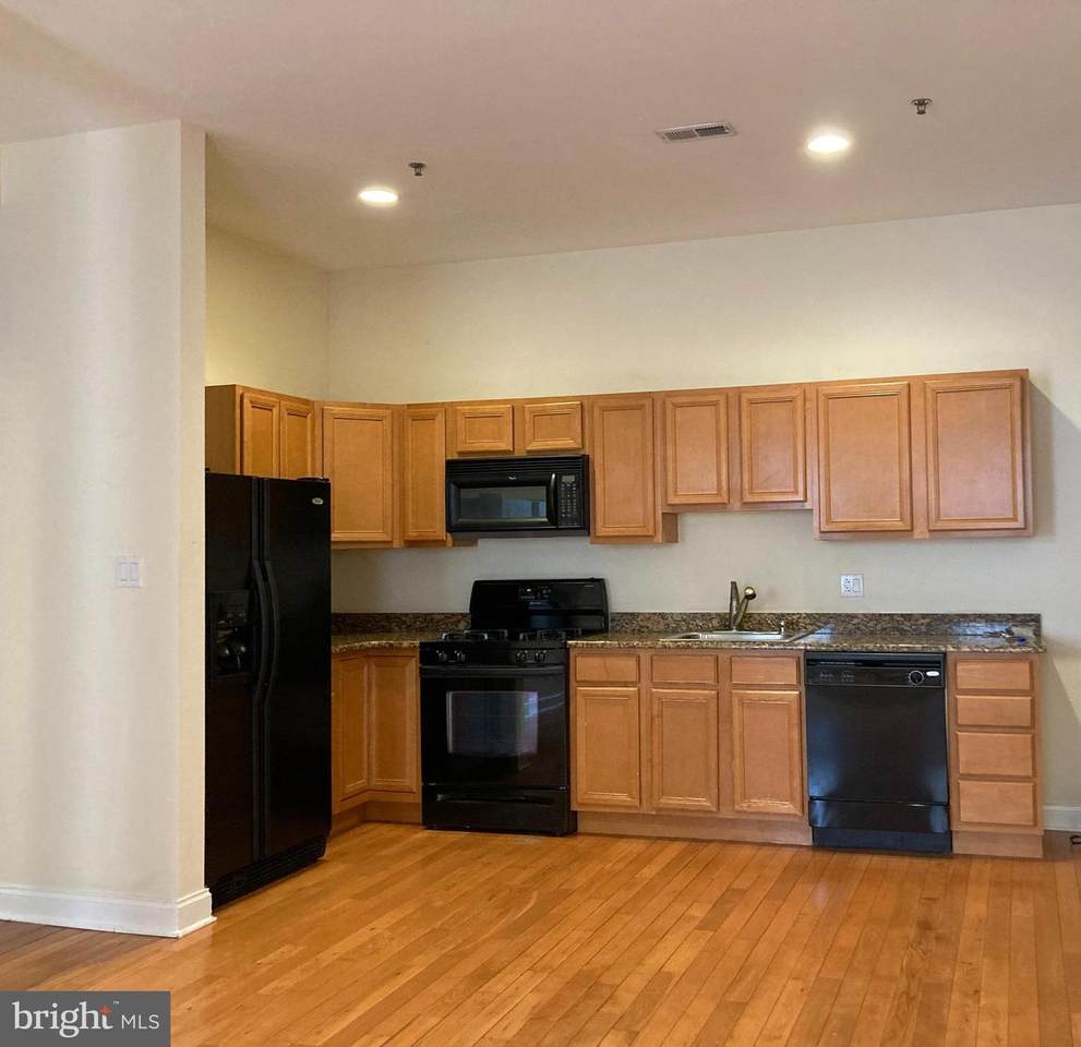 1151-61 3RD - Photo 1