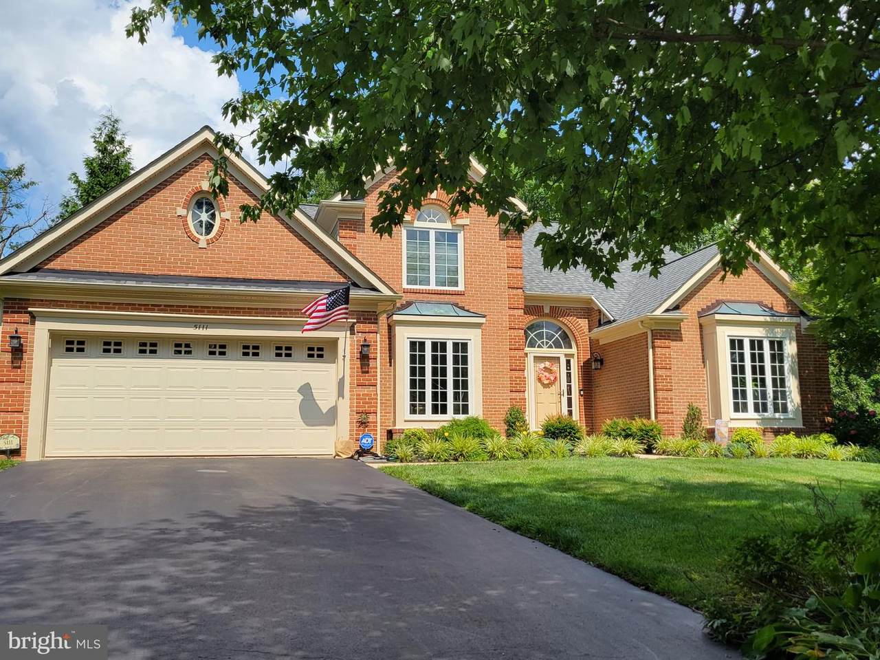 5111 Golden Leaf Court - Photo 1