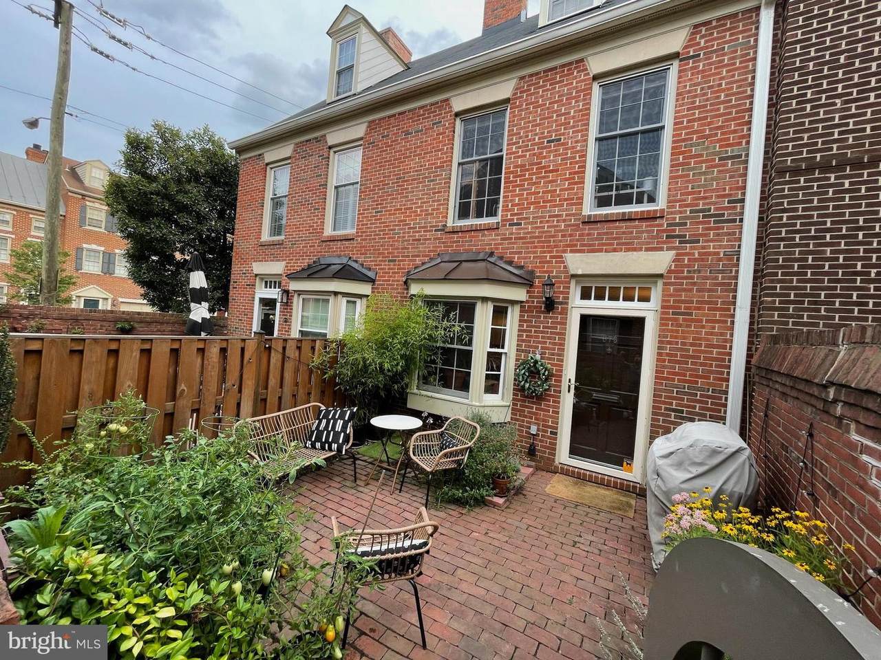 673 Columbus Street - Photo 1