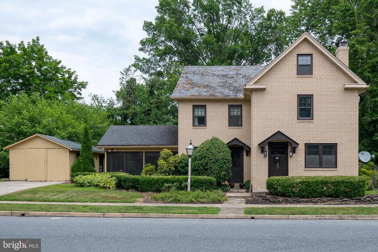 423 Spruce Street - Photo 1