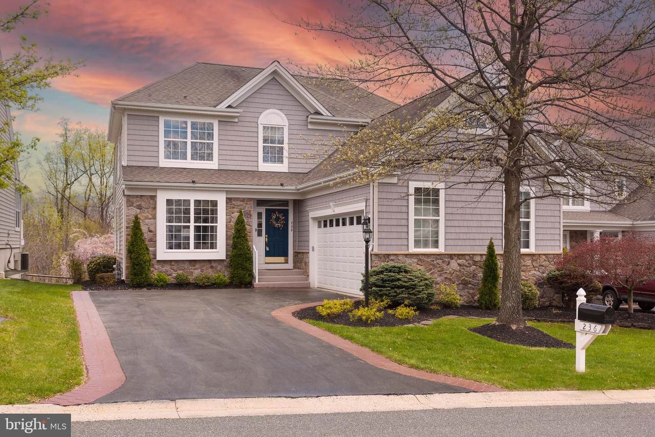 236 Whirlaway Lane - Photo 1
