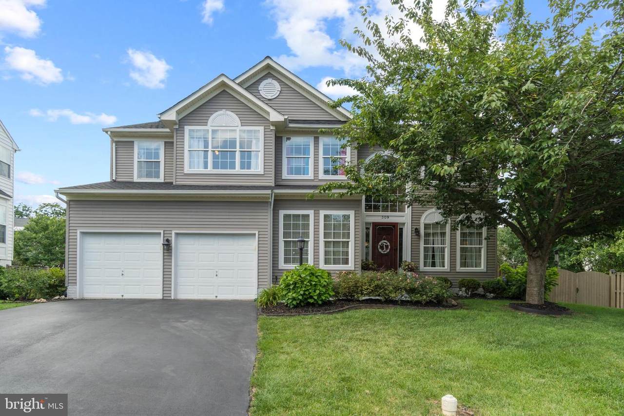 309 Chincoteague Court - Photo 1