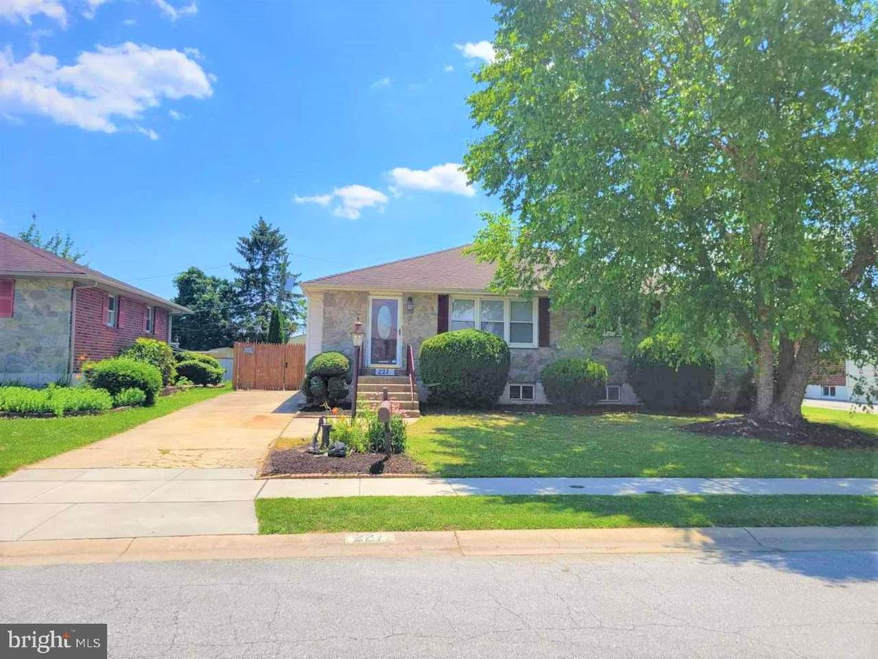 227 Paynter Drive - Photo 1