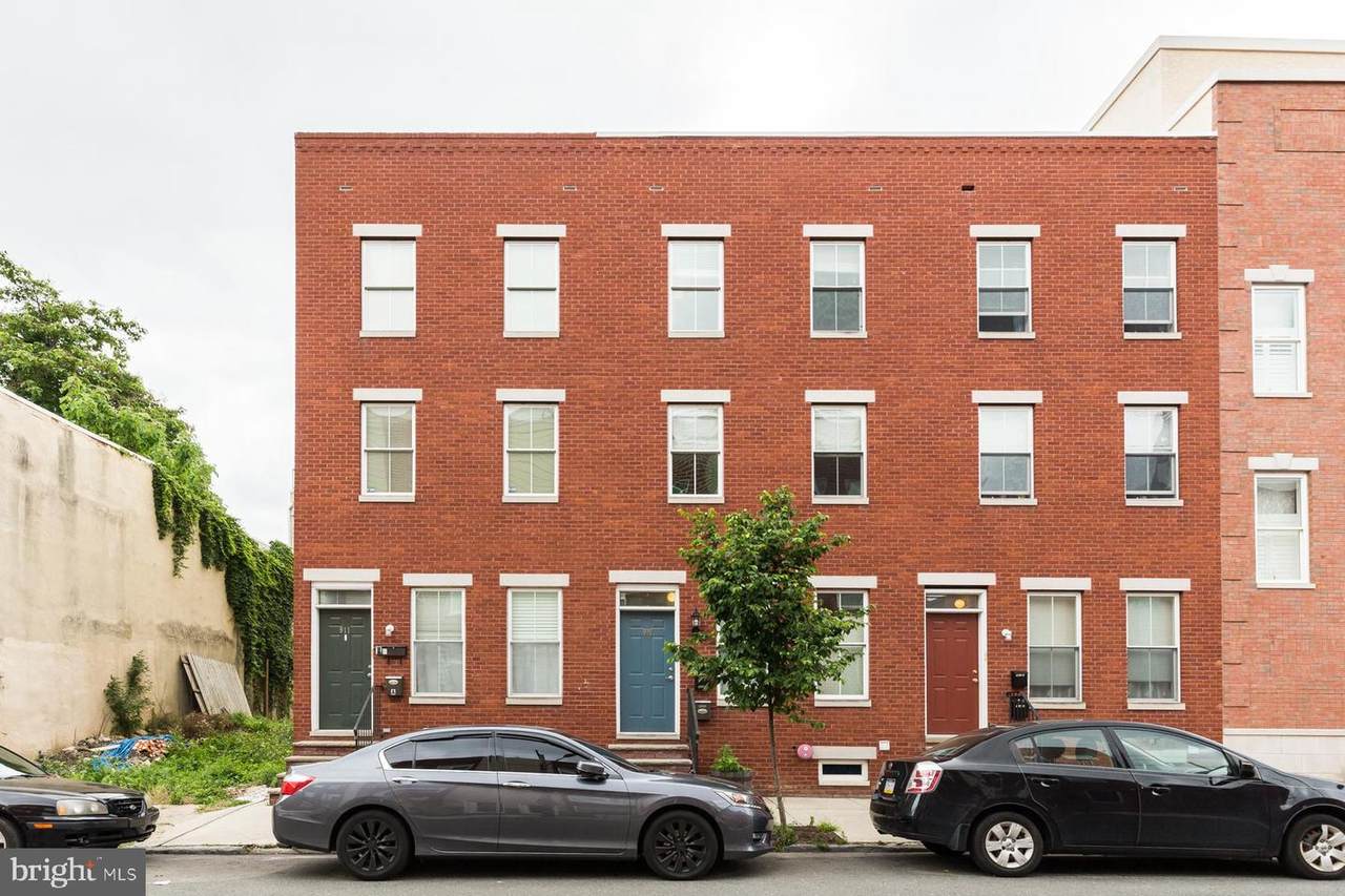 909 19TH Street - Photo 1