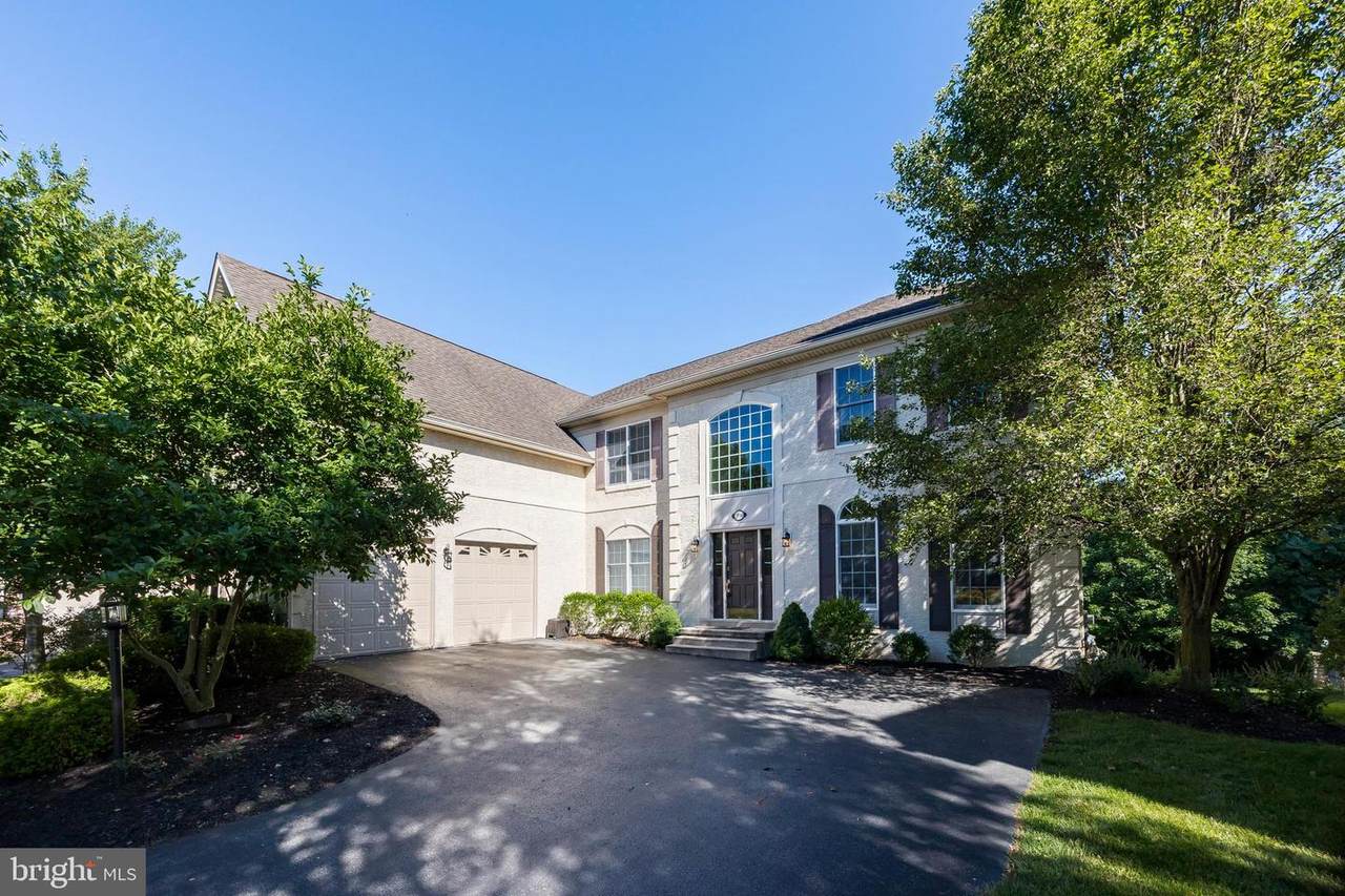 266 Rivercrest Drive - Photo 1