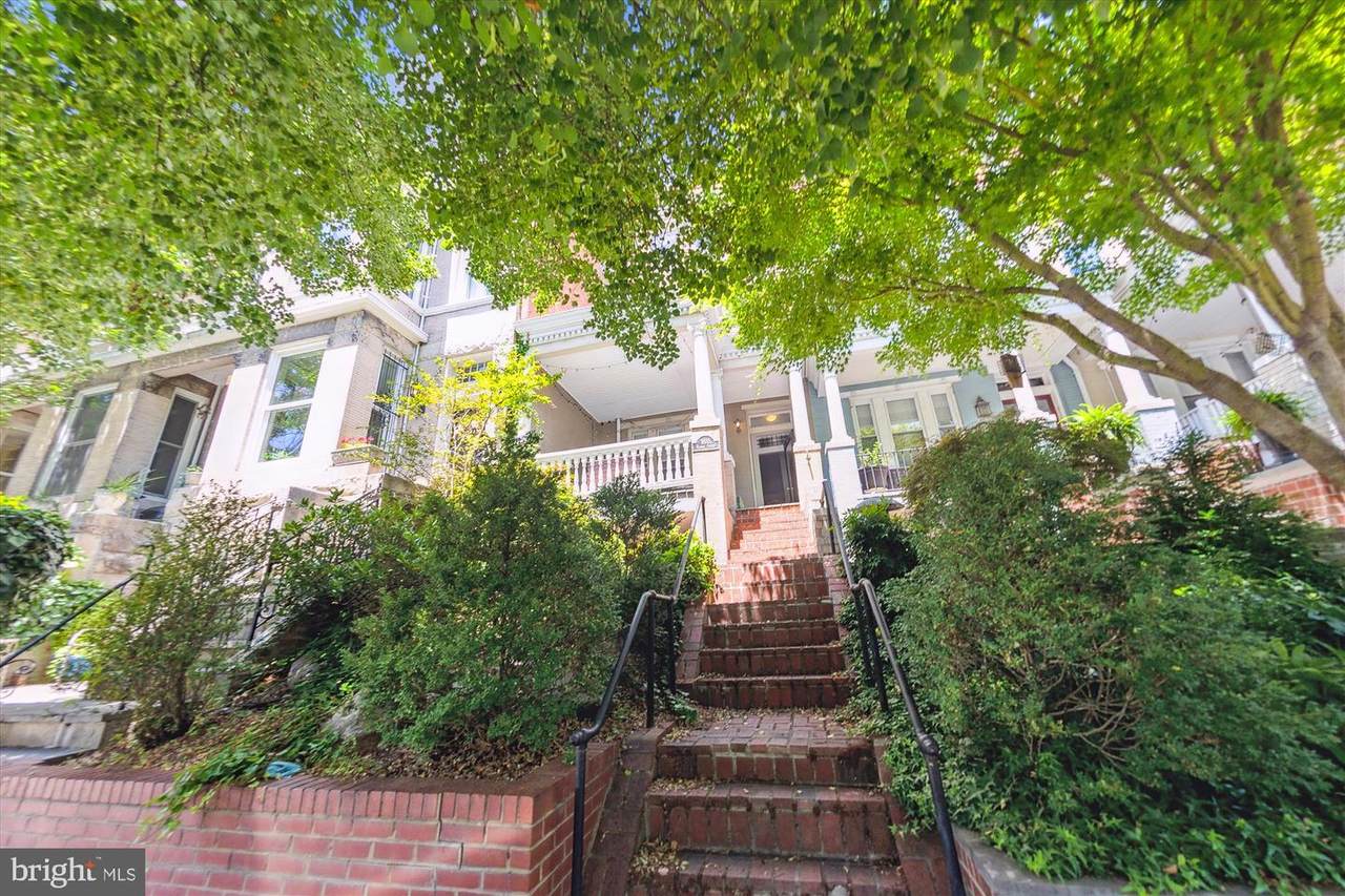 1835 Vernon Street - Photo 1