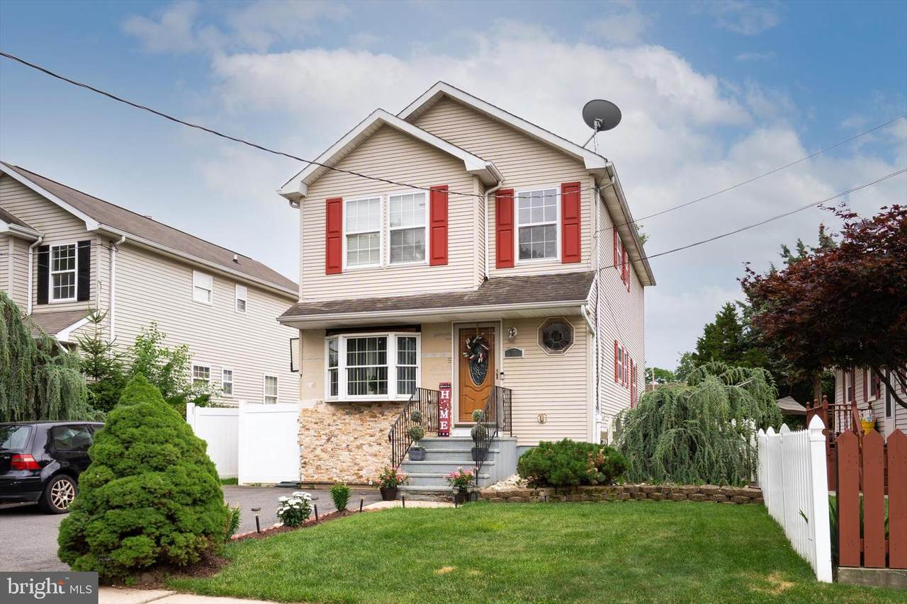 37 5TH Avenue - Photo 1