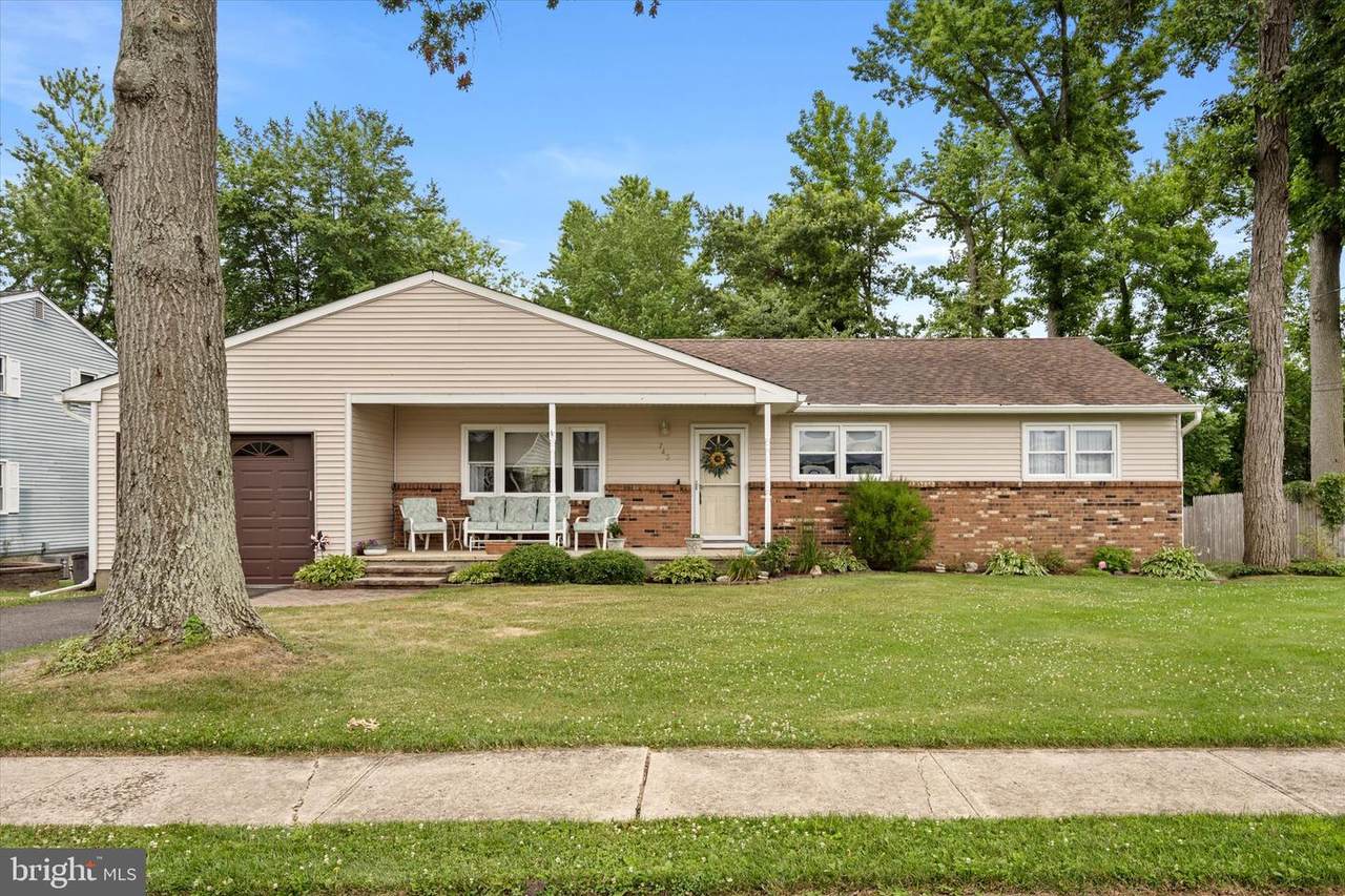 743 Shady Lane - Photo 1