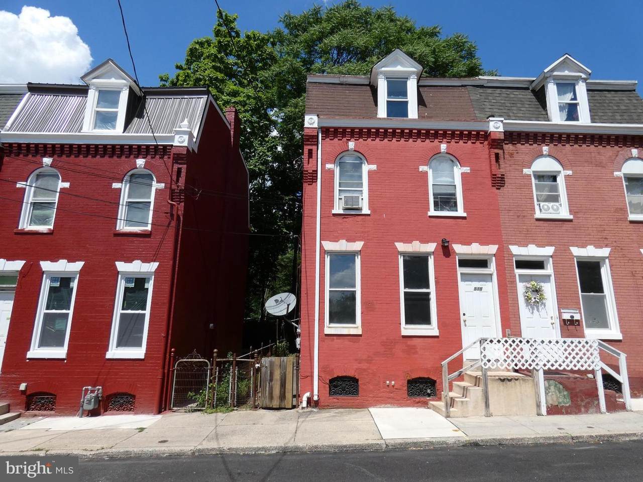515 Strawberry Street - Photo 1