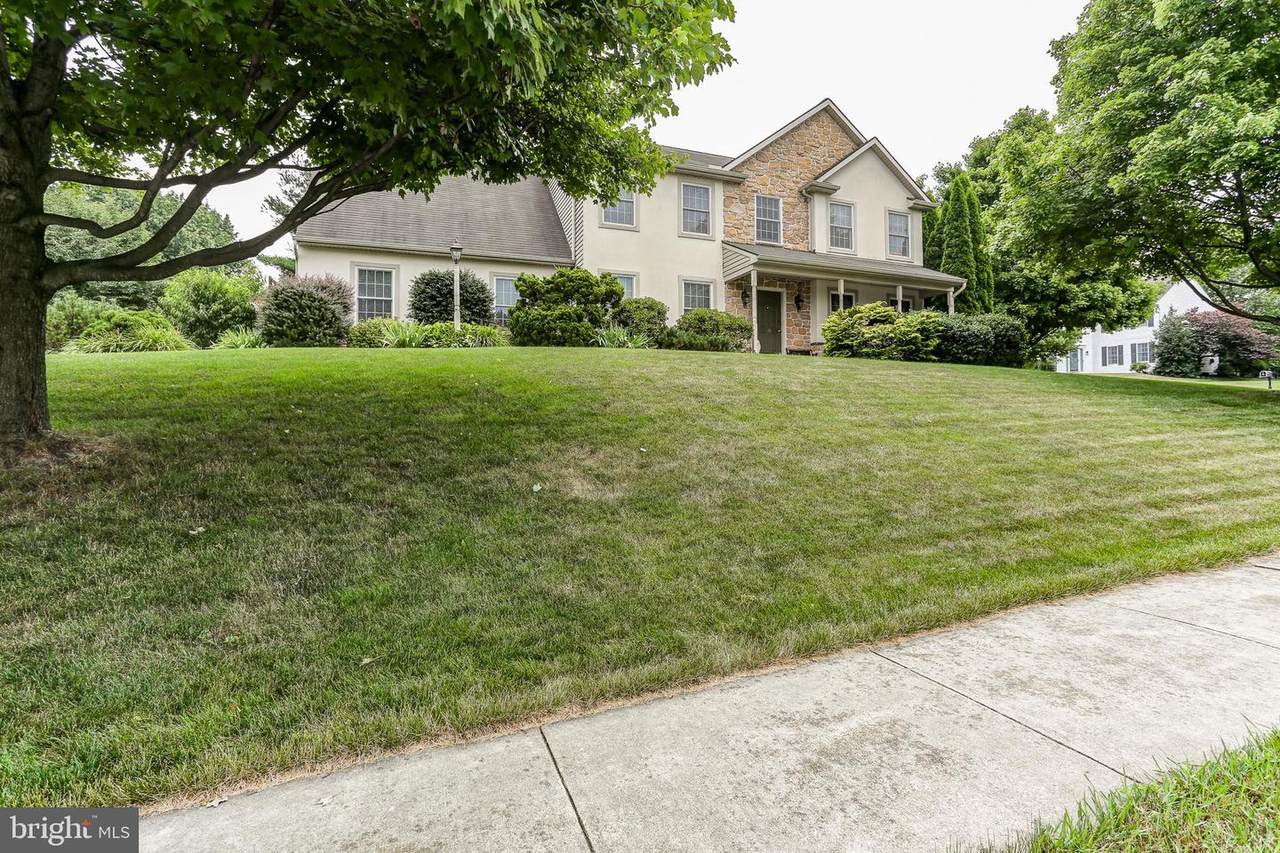 135 Silver Drive - Photo 1