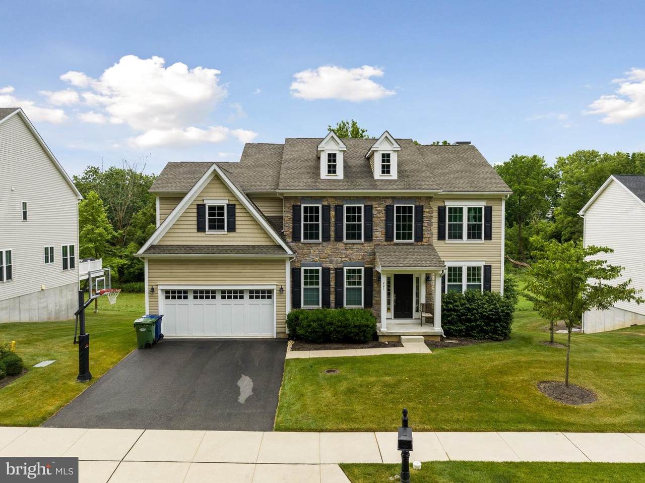 221 Landmark Lane - Photo 1