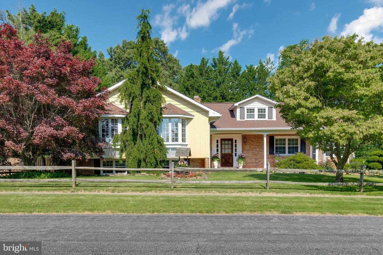 8216 Bayside Drive - Photo 1