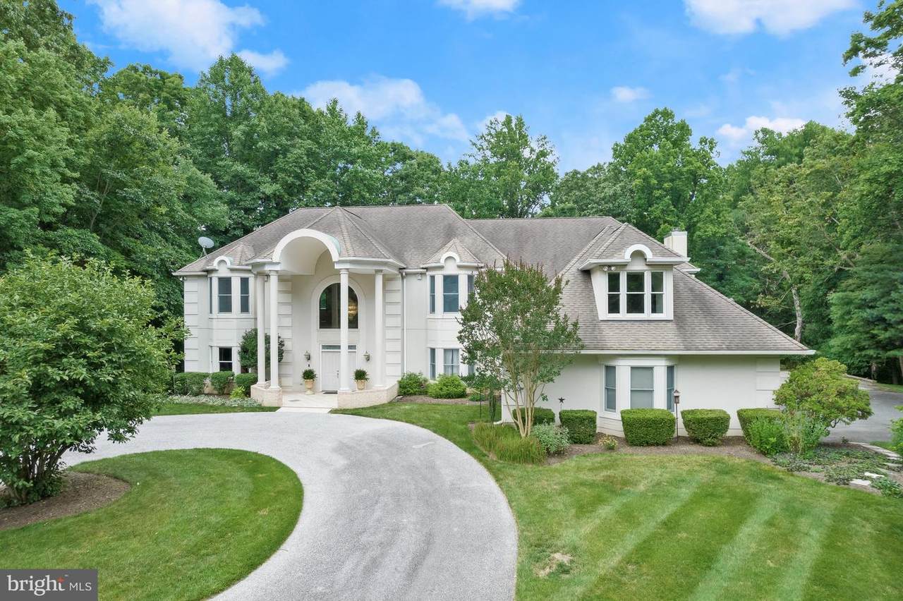 3229 Hunting Tweed Drive - Photo 1