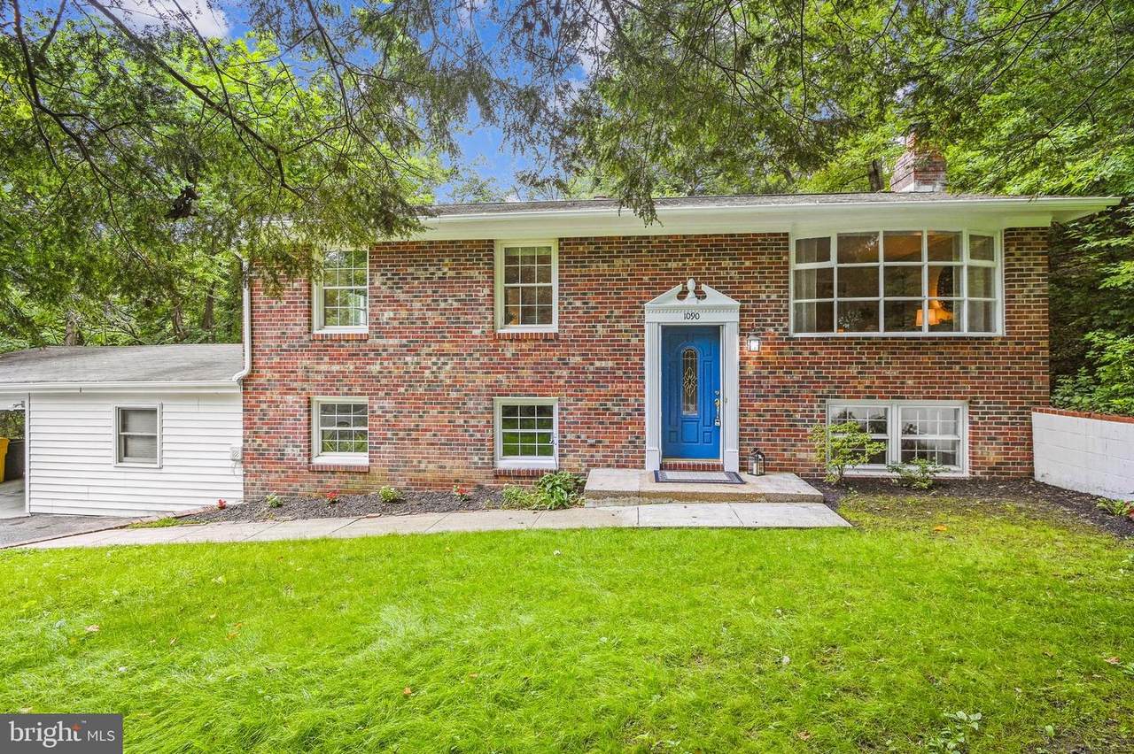1090 Plum Creek Drive - Photo 1