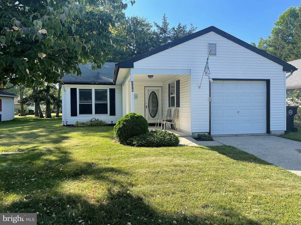 206 Lexington Drive - Photo 1