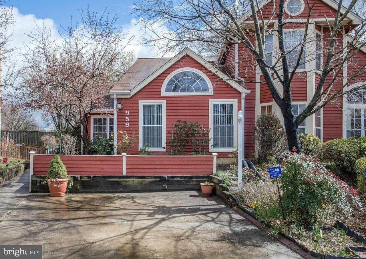 959 Windwhisper Lane - Photo 1
