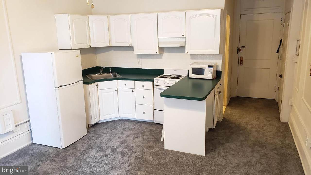 1324 Locust Street - Photo 1