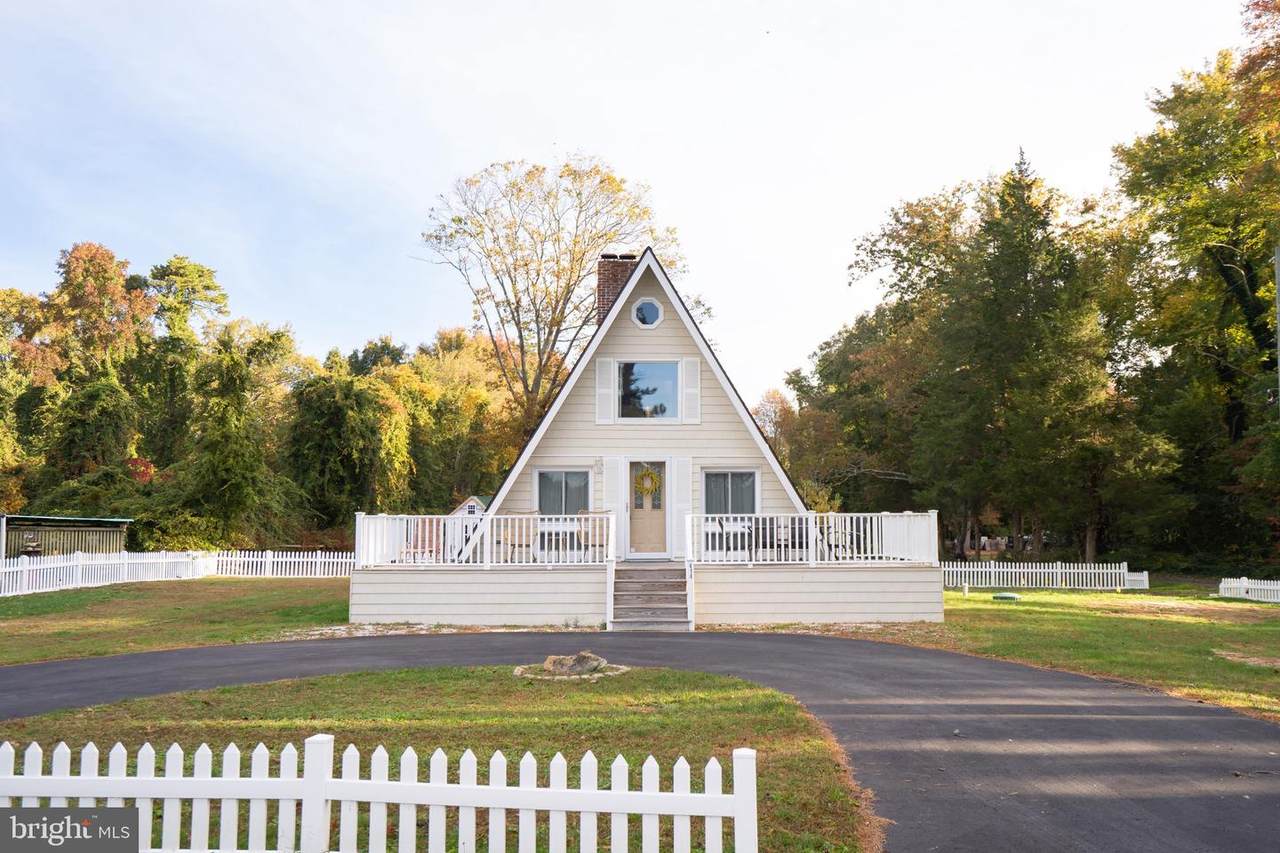 414 Se Lake Shore Drive - Photo 1
