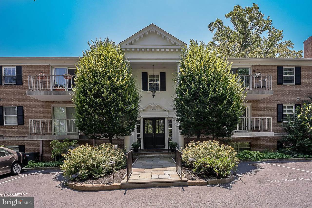 919 Montgomery Avenue - Photo 1