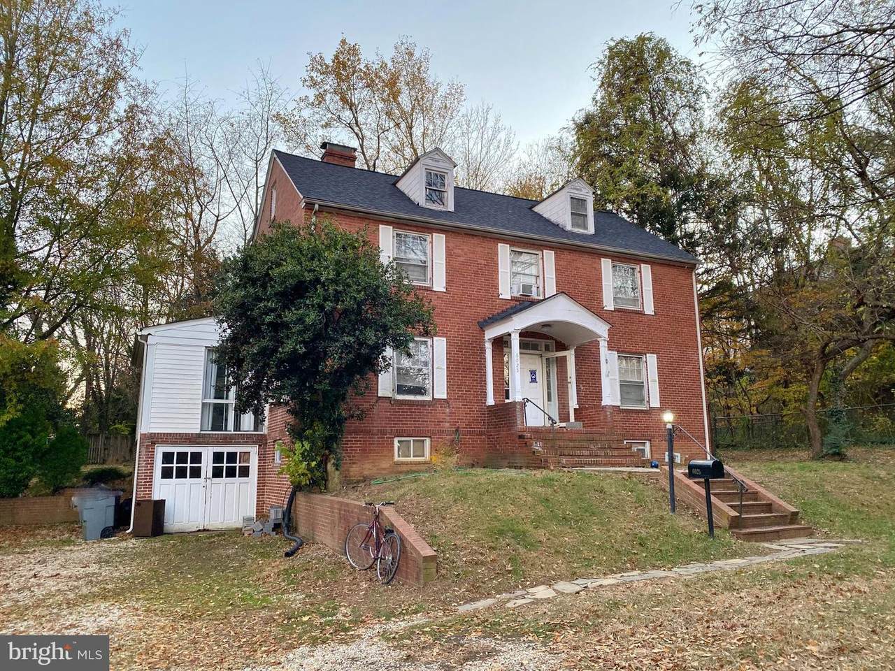 6025 Arlington Boulevard - Photo 1