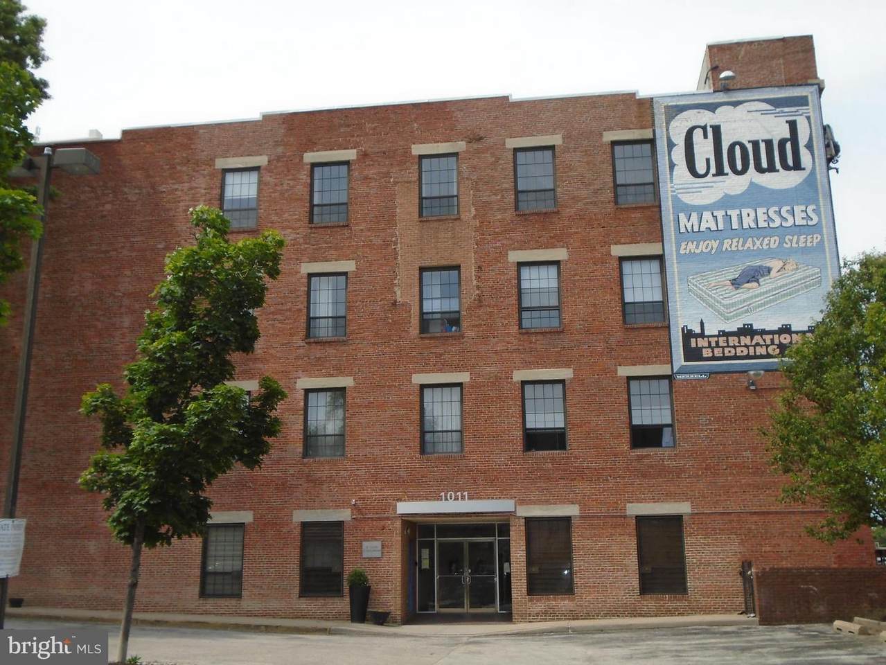 1011 Hunter Street - Photo 1