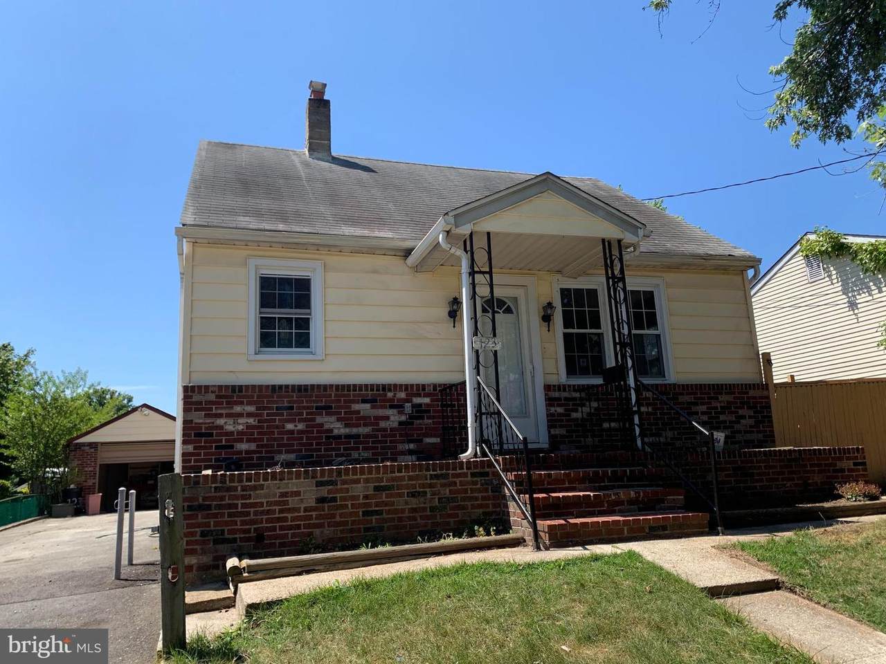 123 4TH AVE. - Photo 1