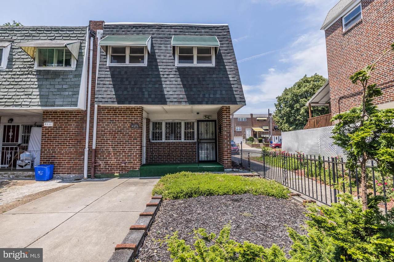 1424 11TH Street - Photo 1