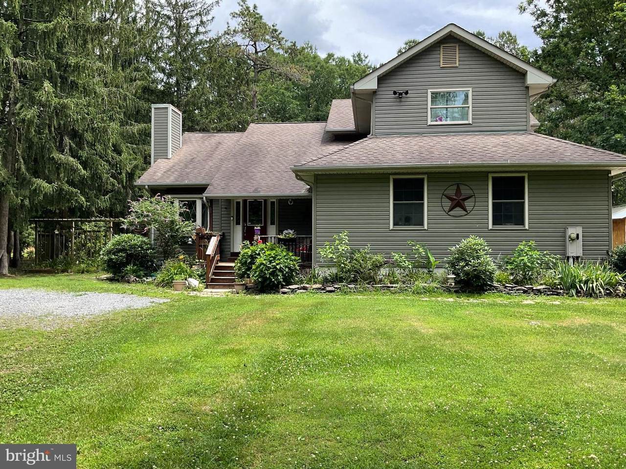 611 Columbia Road - Photo 1