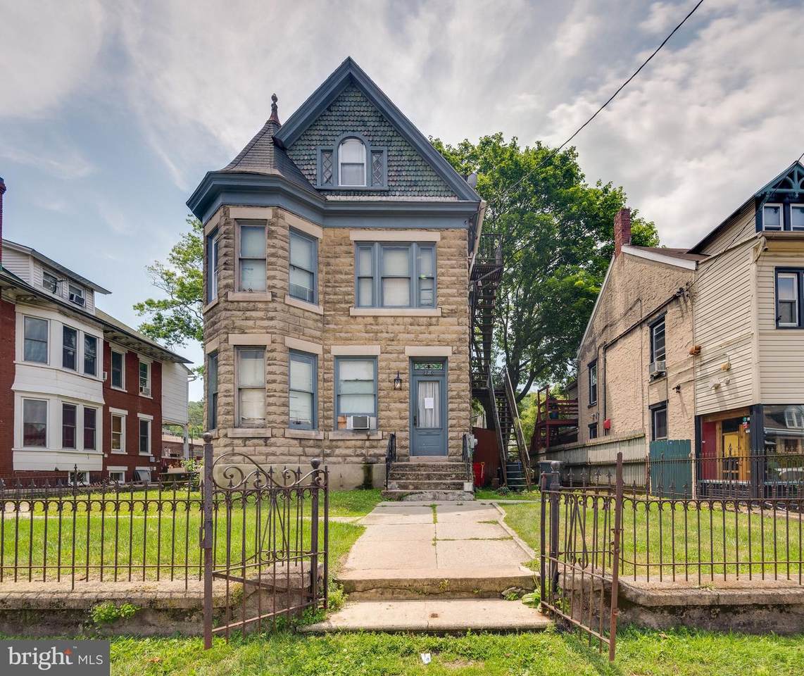 2220 Perkiomen Avenue - Photo 1