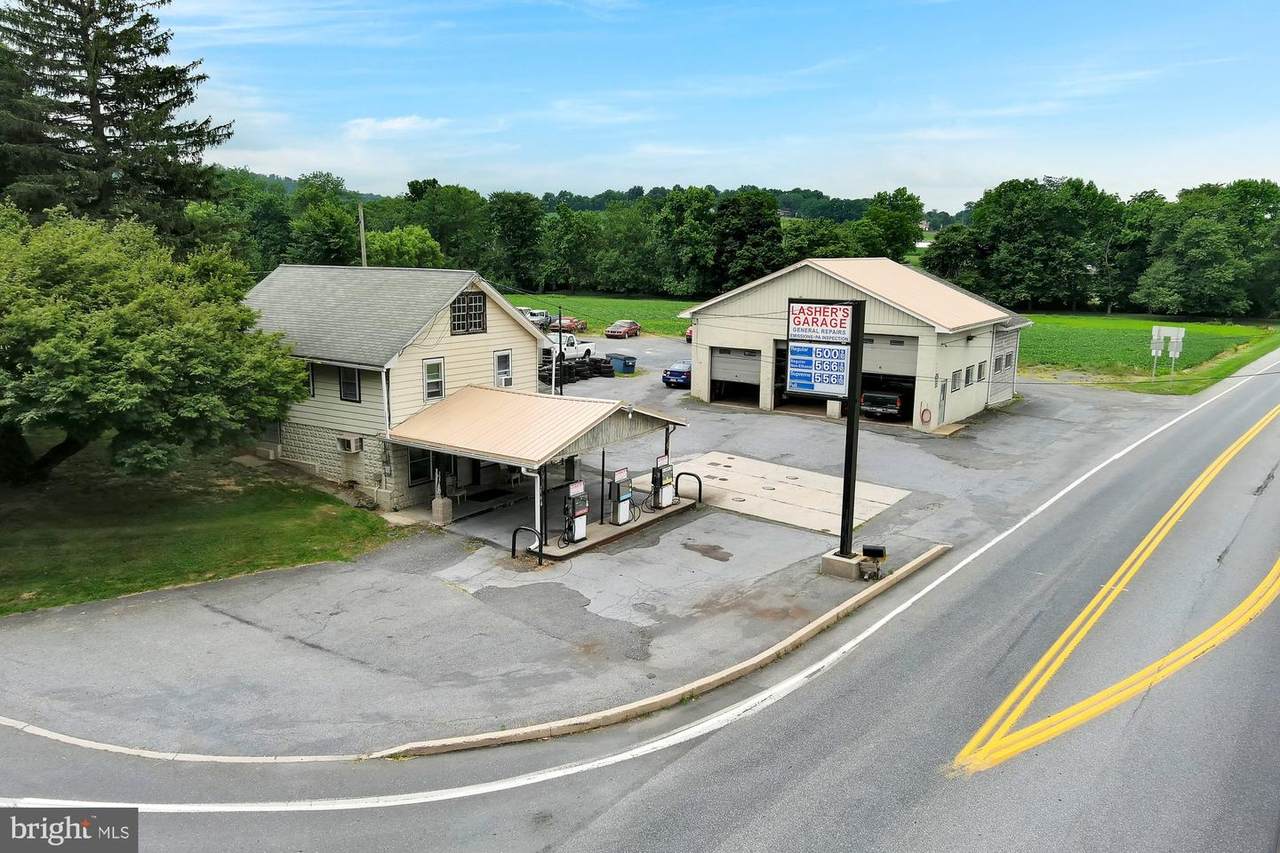 812 Horseshoe Pike - Photo 1