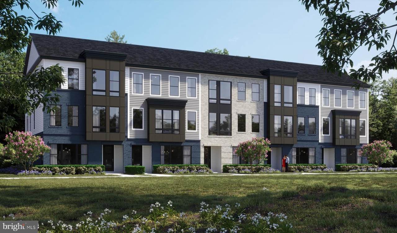 205 Summit Point Boulevard - Photo 1