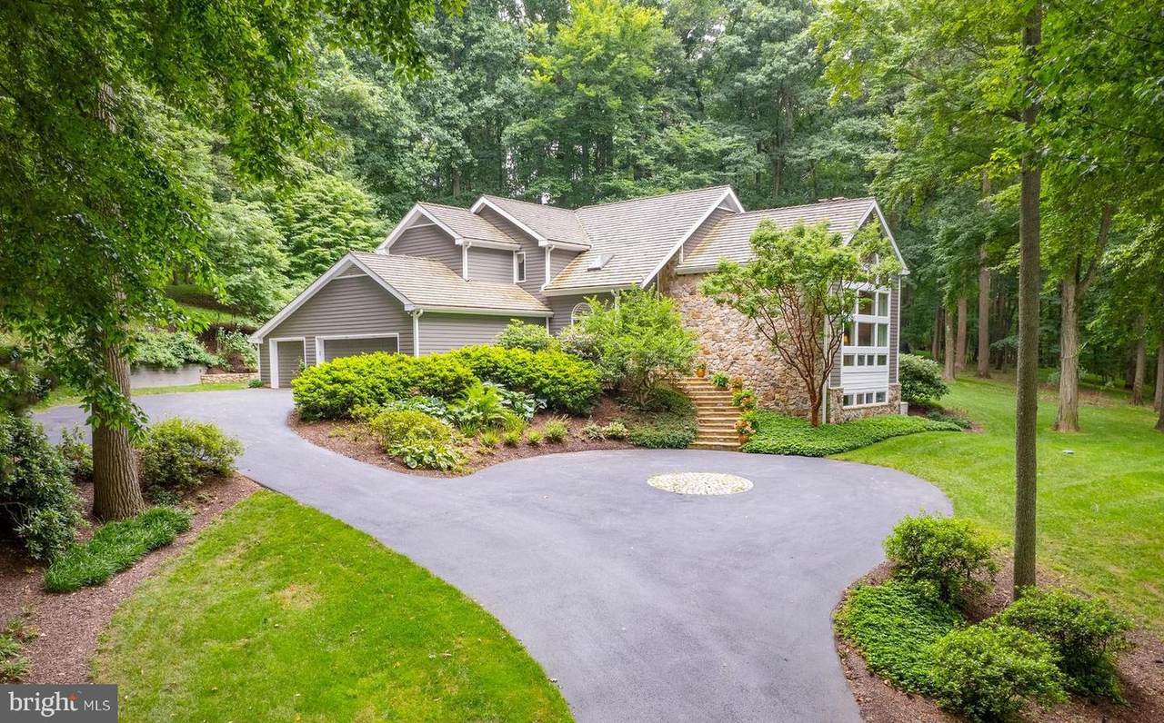 301 Pentland Drive - Photo 1