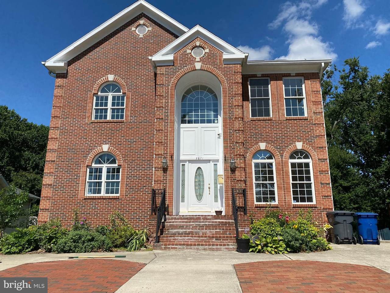 3871 Pinewood Terrace - Photo 1