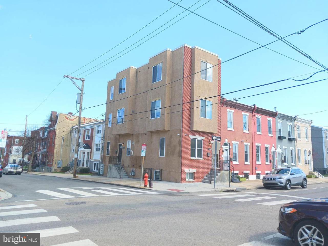 641 33RD Street - Photo 1