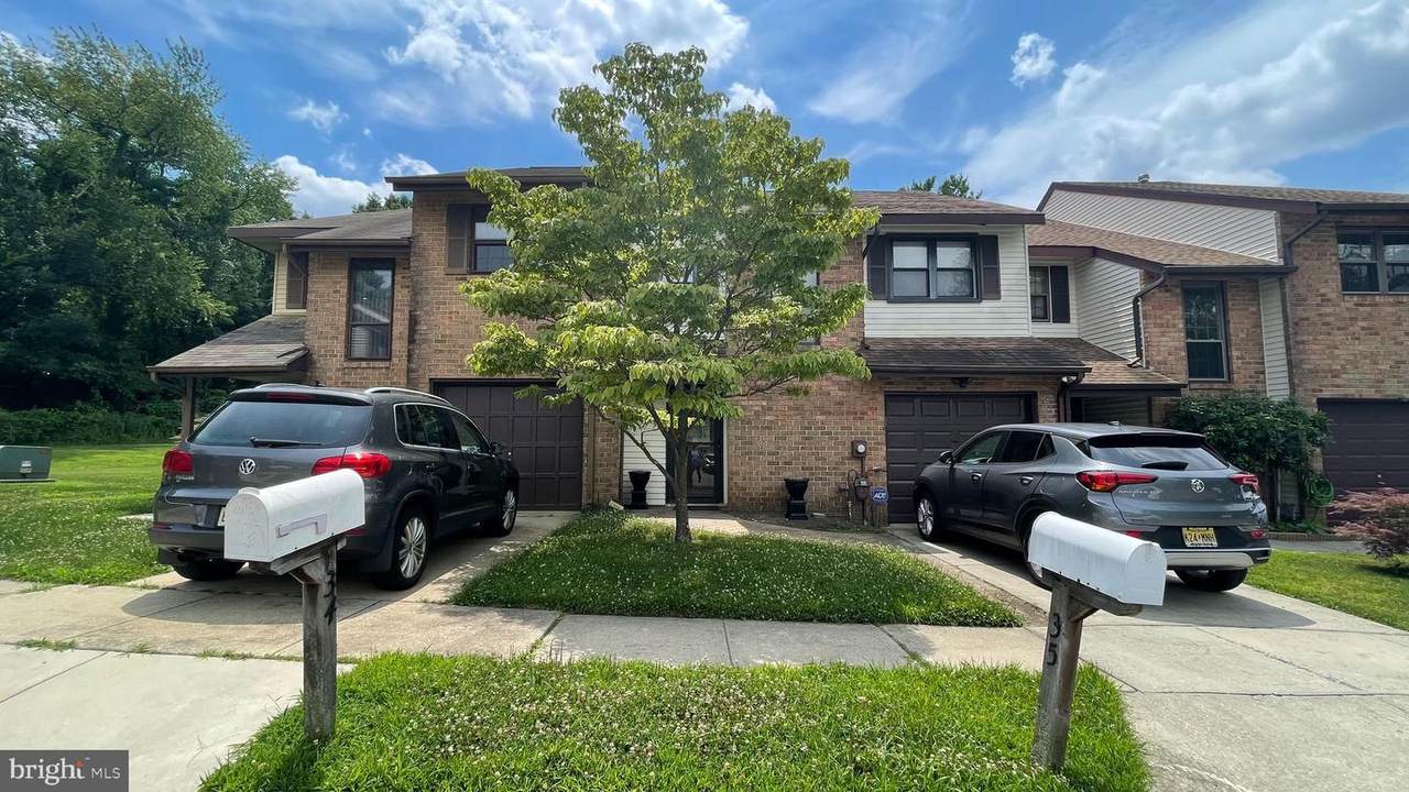 35 Lafayette Lane - Photo 1