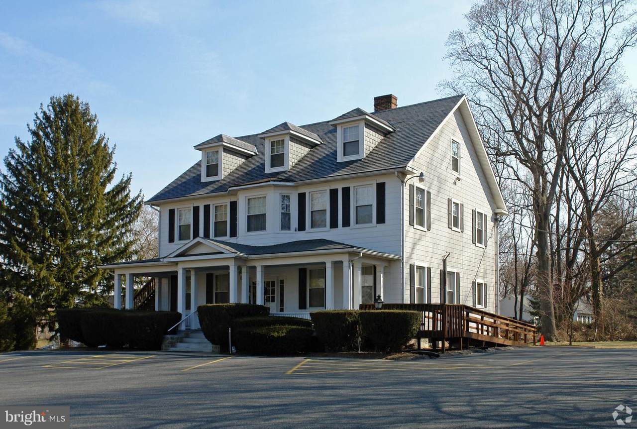 707 Hickory Avenue - Photo 1
