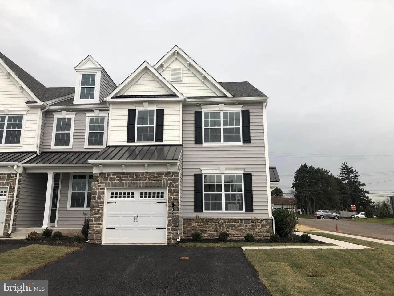 120 Woodwinds Drive - Photo 1